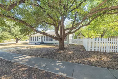 307 N Black Street, Round Rock, TX 78664 - Photo 2
