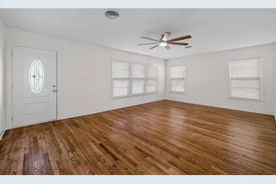 307 N Black Street, Round Rock, TX 78664 - Photo 4