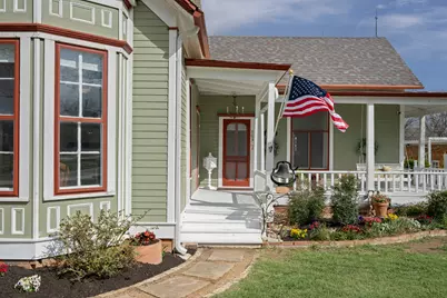 603 E 7th Street, Georgetown, TX 78626 - Photo 2