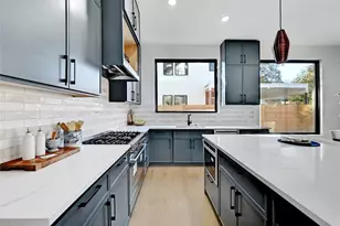 2717 Lyons Rd, Austin, TX 78702 - Photo 16