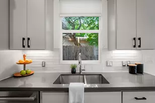 7801 Mullen Dr, Austin, TX 78757 - Photo 10