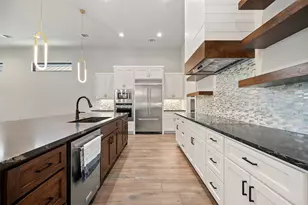 2508 Diagonal Dr, Horseshoe Bay, TX 78657 - Photo 12