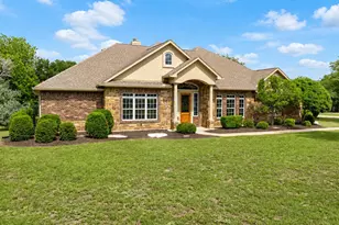 175 Whitney Woods Cir, Georgetown, TX 78633 - Photo 2
