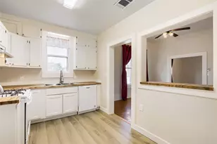 208 North Ave, Elgin, TX 78621 - Photo 8