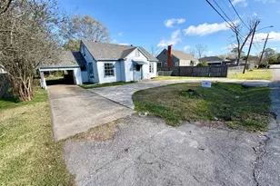 1836 Rivercrest St, Beaumont, TX 77703 - Photo 2