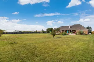 155 Comanche Cir, Hutto, TX 78634 - Photo 34