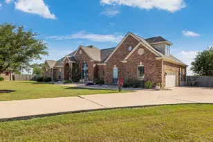 155 Comanche Cir, Hutto, TX 78634 - Photo 6