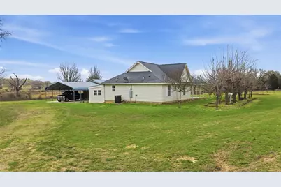 369 Young School House Road, Smithville, TX 78957 - Photo 4