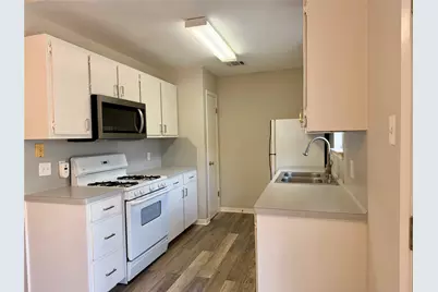 8112 Willet Trail Trail #B, Austin, TX 78745 - Photo 4