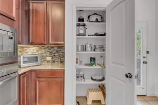 520 S Meadowlark St, Lakeway, TX 78734 - Photo 6