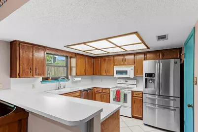 1011 Ramble Creek Drive, Pflugerville, TX 78660 - Photo 10