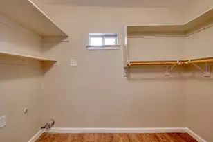 2700 Catalina Dr, Austin, TX 78741 - Photo 16