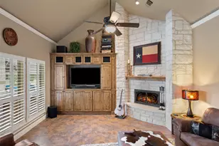 208 Hacienda Pl, Dripping Springs, TX 78620 - Photo 18