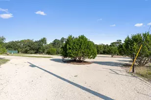 1040 County Rd 323A, Liberty Hill, TX 78642 - Photo 12