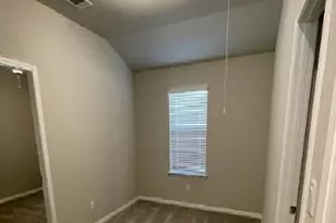 125 Sun Grv Trl, Georgetown, TX 78628 - Photo 6