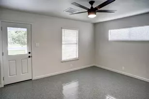 601 Elm St, Bastrop, TX 78602 - Photo 18