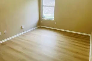 5700 Lomita Verde Cir, Austin, TX 78749 - Photo 6