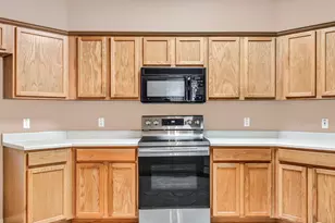 5700 Lomita Verde Cir, Austin, TX 78749 - Photo 8