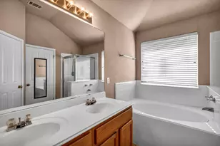 5700 Lomita Verde Cir, Austin, TX 78749 - Photo 12