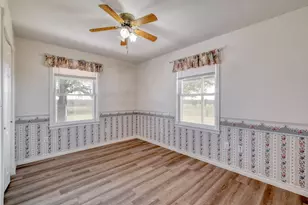 829 State Hwy 21 Hwy W, Cedar Creek, TX 78612 - Photo 16