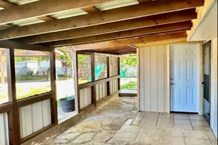 101 Byrne St, Smithville, TX 78957 - Photo 10