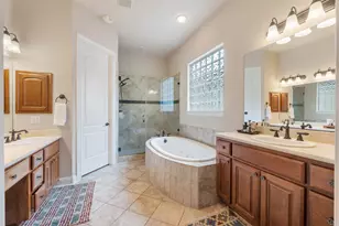 2813 University Club Dr, Austin, TX 78732 - Photo 22