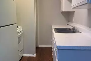 307 E 31st St, Austin, TX 78705 - Photo 4