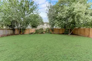 5111 N Hearsey Dr, Austin, TX 78744 - Photo 18