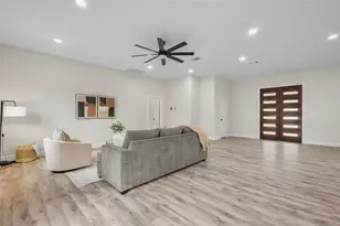 197 S Buckhorn Dr, Bastrop, TX 78602 - Photo 8