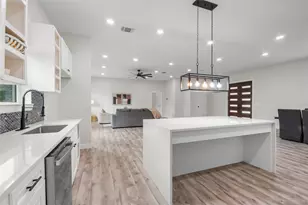 197 S Buckhorn Dr, Bastrop, TX 78602 - Photo 8