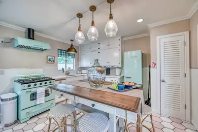 708 W Schubert Street, Fredericksburg, TX 78624 - Photo 4