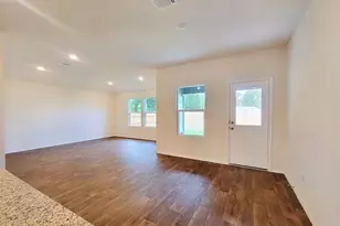 14504 Fitzgibbon Dr, Austin, TX 78725 - Photo 2