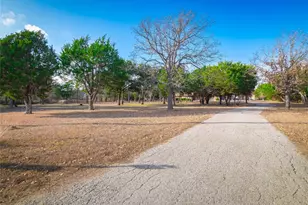 616 N Baker Cir, Leander, TX 78641 - Photo 2