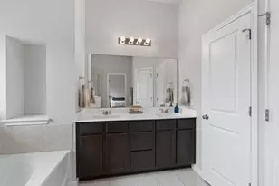 808 Wagon Spoke Wy, Liberty Hill, TX 78642 - Photo 16