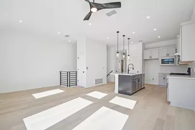 200 W 56th Street #5102, Austin, TX 78751 - Photo 2