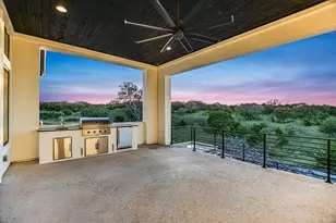 104 Nattie Woods Dr, Horseshoe Bay, TX 78657 - Photo 2