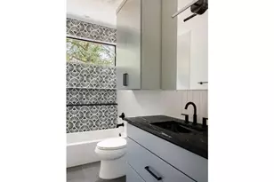 1311 Deloney St, Austin, TX 78721 - Photo 26