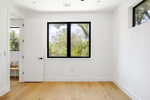1311 Deloney St, Austin, TX 78721 - Photo 28