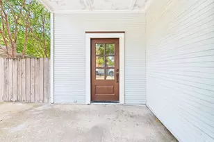 403 W 35th St, Austin, TX 78705 - Photo 2