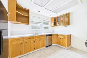 403 W 35th St, Austin, TX 78705 - Photo 8