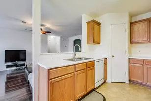 203 Fistral Dr, Hutto, TX 78634 - Photo 4