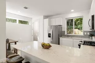 814 N Bluff Dr, Austin, TX 78745 - Photo 16
