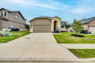 113 Lance Trail, San Marcos, TX 78666 - Photo 2