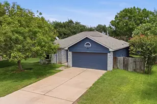 218 Juniper St, Georgetown, TX 78626 - Photo 2