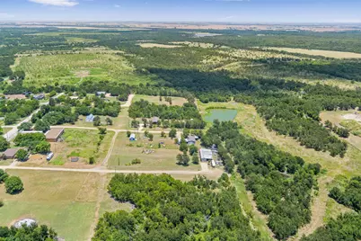 24485 E Avenue C, Buckholts, TX 76518 - Photo 12