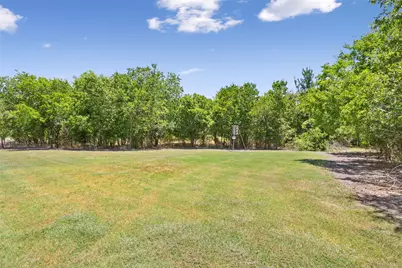 24485 E Avenue C, Buckholts, TX 76518 - Photo 2