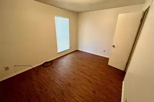 122 Hillside Dr, Elgin, TX 78621 - Photo 8
