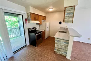 122 Hillside Dr, Elgin, TX 78621 - Photo 2