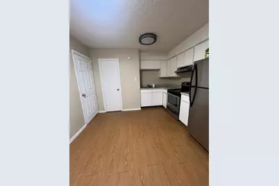 202 E 32nd Street #4, Austin, TX 78705 - Photo 2