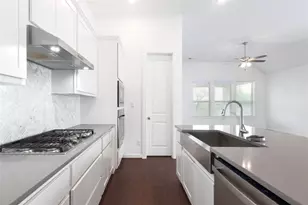 124 Rosebush Dr, Liberty Hill, TX 78642 - Photo 4